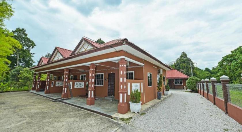 Jeli Oyo 90642 Twin Mutiara Chalet & Homestay מראה חיצוני תמונה